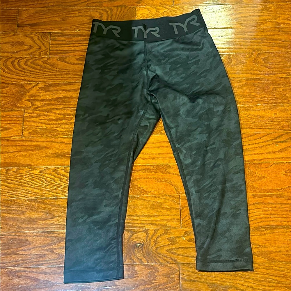 TYR compression crop leggings
